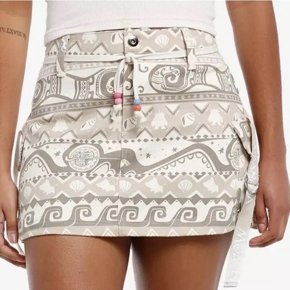 Disney Moana Patterned Mini Skirt and Necklace